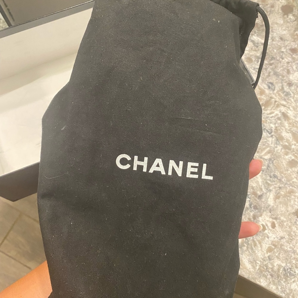 Chanel White and Black Thong Sandals - Picture 4 of 5